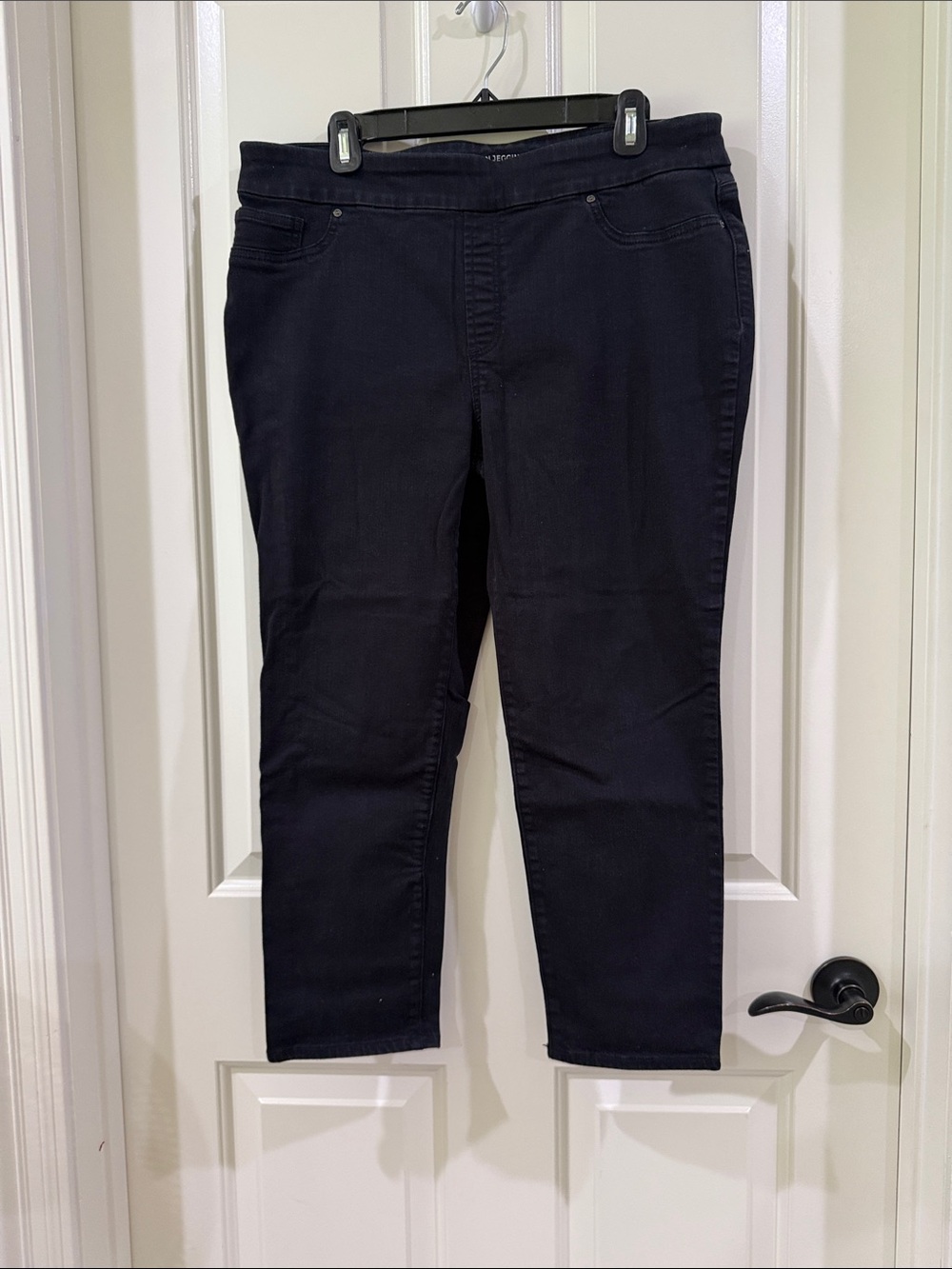 Chico's Black Stretch Pull On Jegging Ankle Jeans